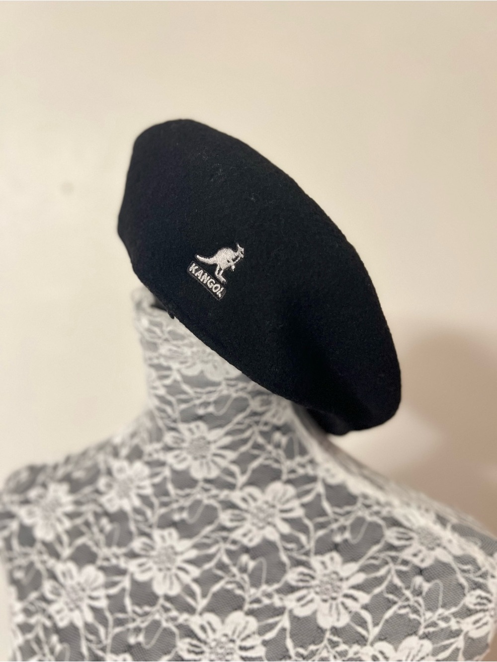 Kangol Black Wool Beret White Kangaroo Logo  seamless construction embroidered